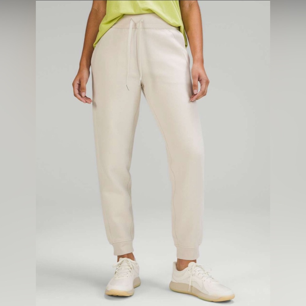 Lululemon Scuba High-Rise Jogger in Natural Ivory